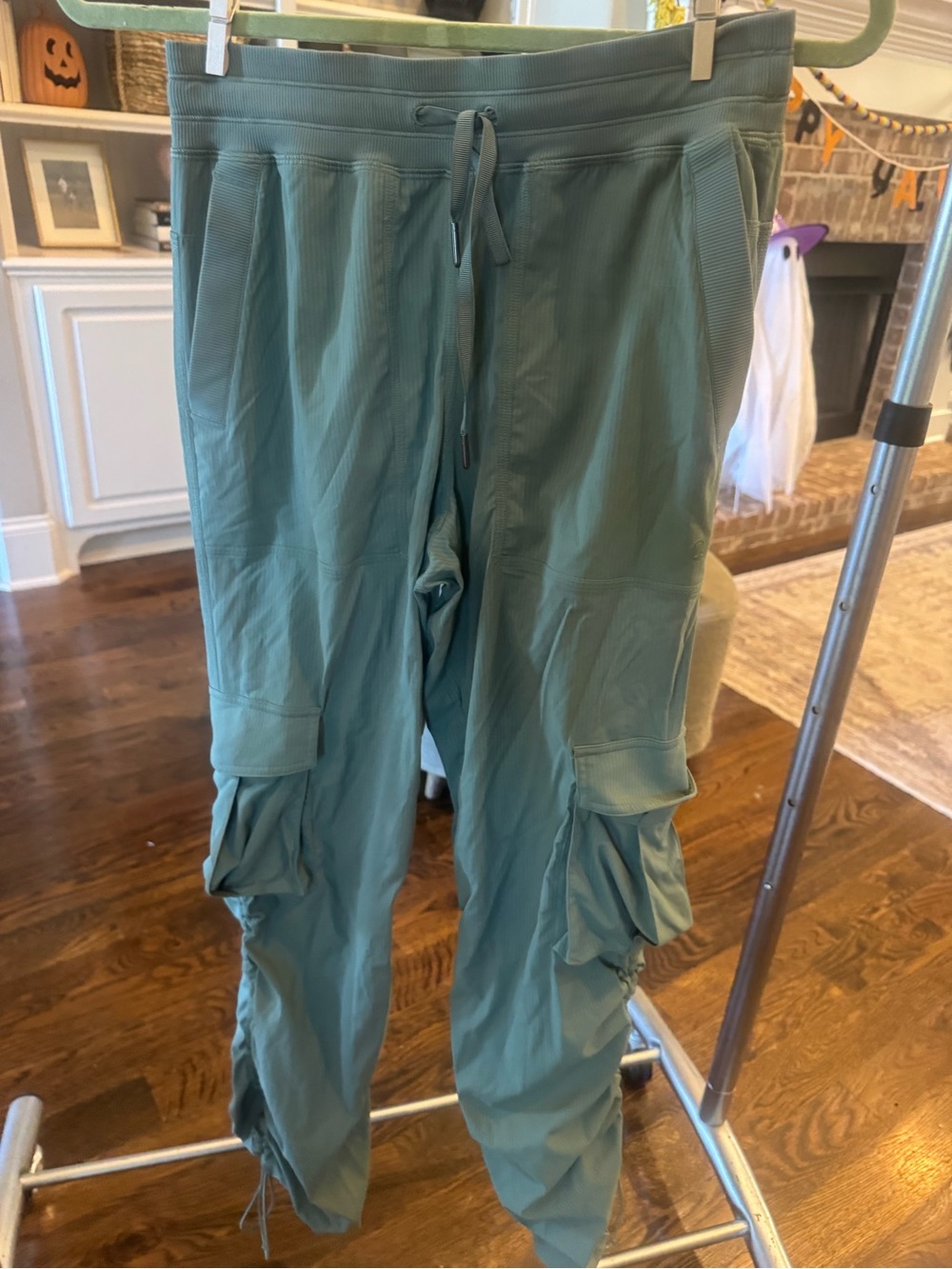 lululemon athletica Women's Cargo Jogger Pants in Sage Green